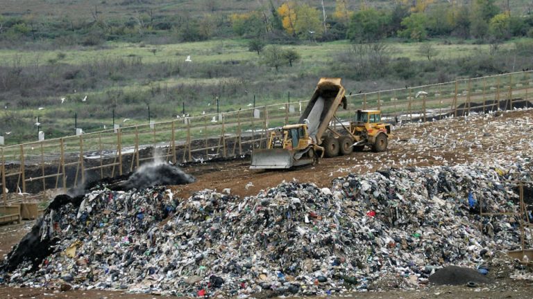 Pour devenir une ville propre ... lancement d'un projet de gestion des déchets pionnière à safr