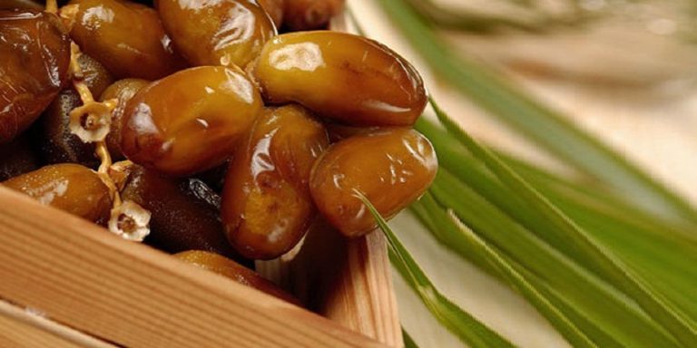 Quelques jours avant le Ramadan. Dates des prix sur le marché de Fez (vidéo)