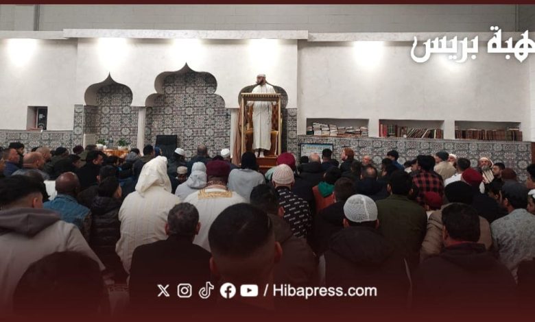 La communauté marocaine du nord de l'Italie effectue le rituel de l'Eid Al -Fitr Prayer 1 La communauté marocaine du nord de l'Italie effectue le rituel de l'Eid Al -Fitr Prayer