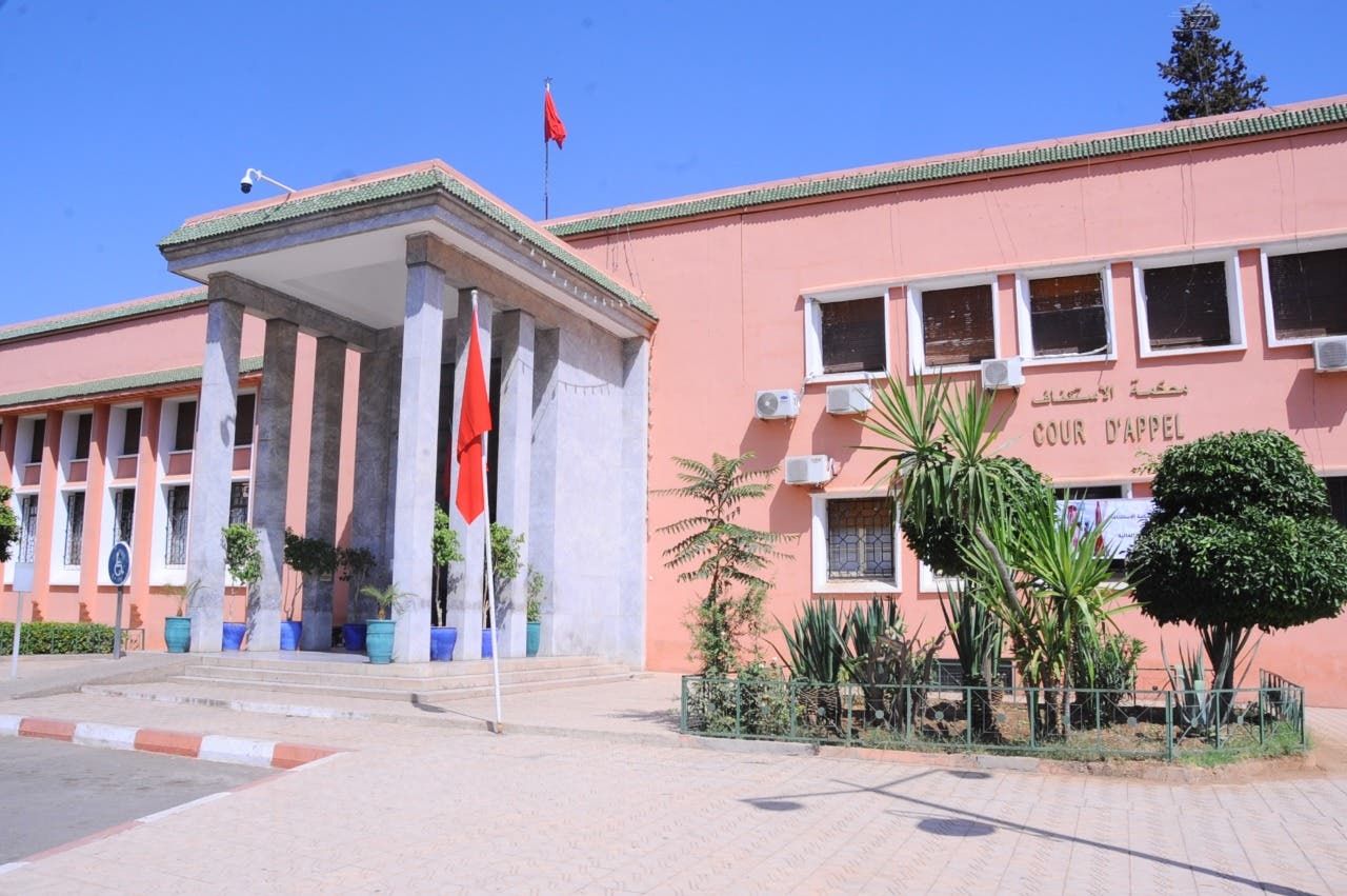 La saisie des terres de l'État à Marrakech .. cherchant à réserver des biens et à amener l'accusé par la force