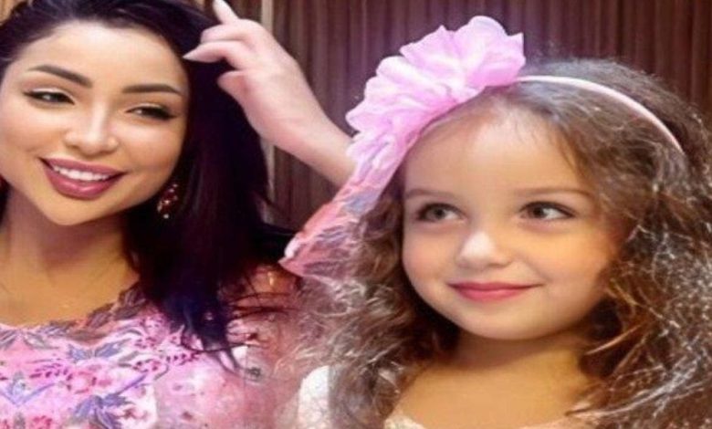 Laila Rose, fille de Donia Batma, est impressionnante des adeptes de sa danse dans sa dernière apparition 1 Laila Rose, fille de Donia Batma, est impressionnante des adeptes de sa danse dans sa dernière apparition