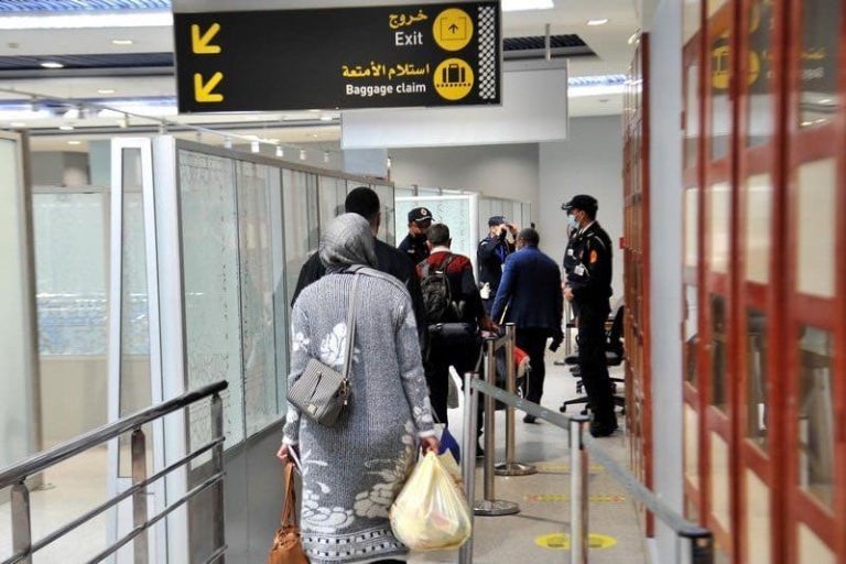 Les Marocains appellent l'hygiène et la qualité des services aux aéroports du Royaume