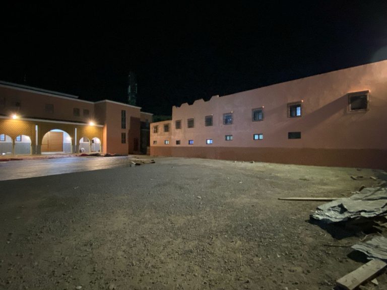 Marrakech .. Aoun est une autorité qui provoque la controverse en ouvrant les fenêtres de sa maison sur la chapelle féminine