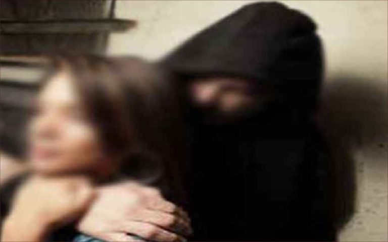 Pullman .. Une intervention de sécurité frustre une tentative de kidnapper une jeune femme dans la rue publique