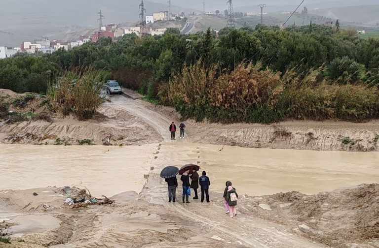 Un danger menaçant menace les ronds-points de cercle à Taza en raison du retard dans la construction d'un pont sûr