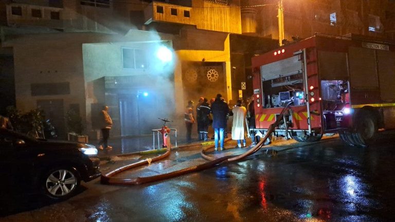 Vidéo .. Un énorme feu dans les voitures Casablanca provoque la suffocation