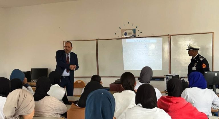 La police d'Al -arwi lance une campagne de sensibilisation contre la drogue dans les écoles