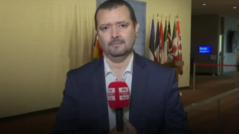 Le canal "Al -Hurra" expulse le journaliste algérien Bouchafra en raison de sa longueur