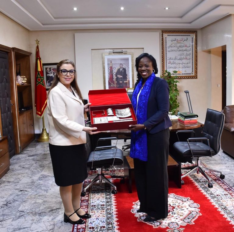 Ouverture diplomatique aux questions sociales : rencontre entre la Ministre Naïma Ibn Yahya et la présidente du Club diplomatique