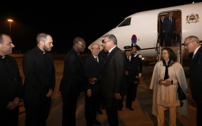 Urgent .. Akhenoush arrive à Rome pour représenter Sa Majesté le roi lors de la cérémonie funéraire du pape François