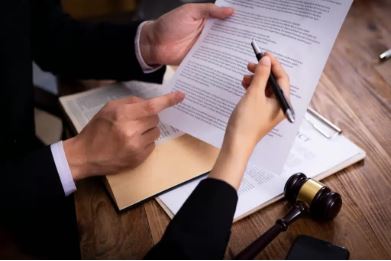 Le ministère de la justice frappe fort: Réunion de la commission chargée de statuer sur les dossiers des traducteurs admis dans les juridictions. Le verdict