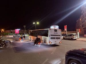 Le bus "Alza" délabré provoque le trafic et le trafic à Marrakech (photos)