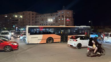 Le bus "Alza" délabré provoque le trafic et le trafic à Marrakech (photos)