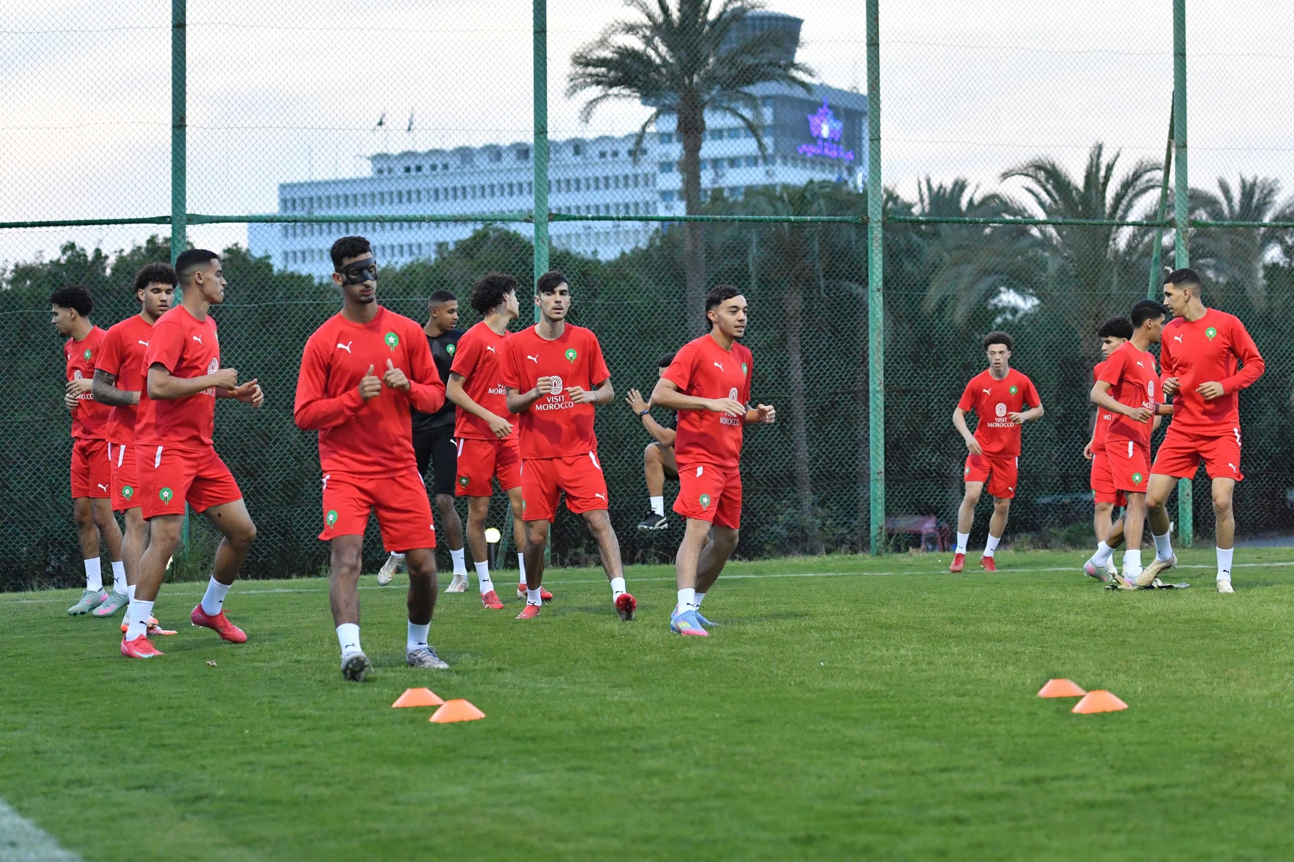L'équipe nationale U20 arrive à l’Ismailia et effectue sa première séance avant d’affronter la Tunisie demain à 16H00