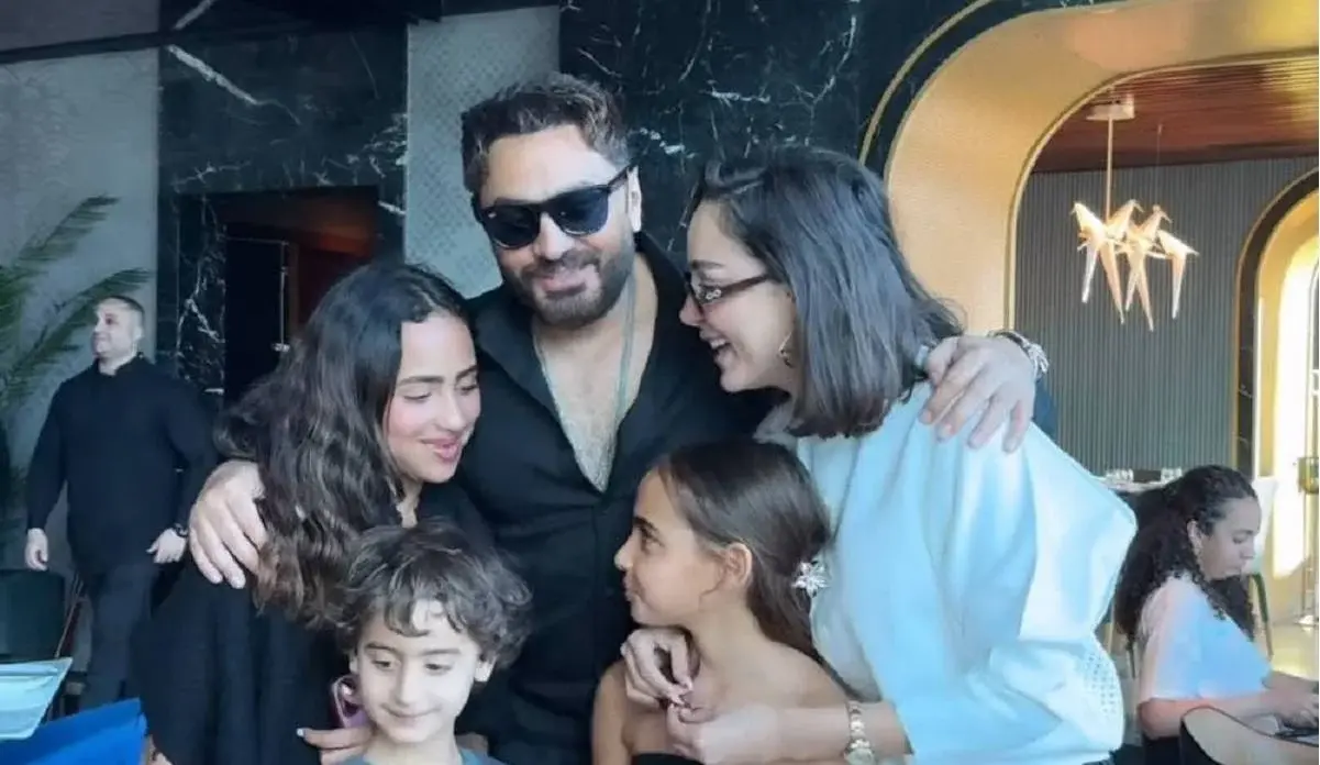 Après leur divorce, Tamer Hosni et Basma Boussil célèbrent leurs deux filles