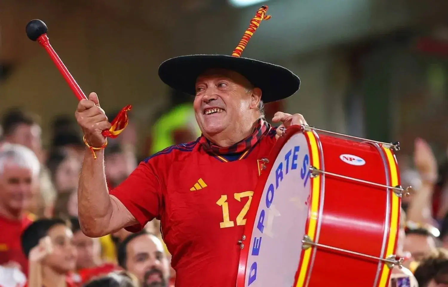 Espagne .. La mort de "Manolo" est le fan le plus célèbre de l'équipe nationale espagnole, "La Rokha"