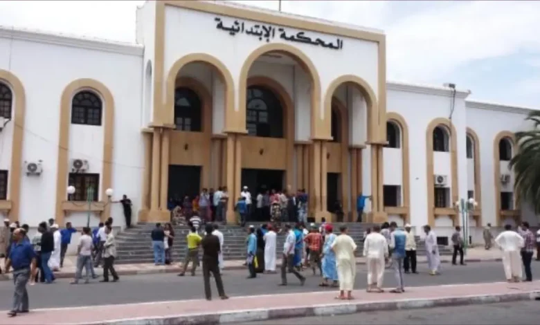 Inezgane .. l'arrestation de "tribunaux" est vêtue du monument sur une femme 1 Inezgane .. l'arrestation de "tribunaux" est vêtue du monument sur une femme