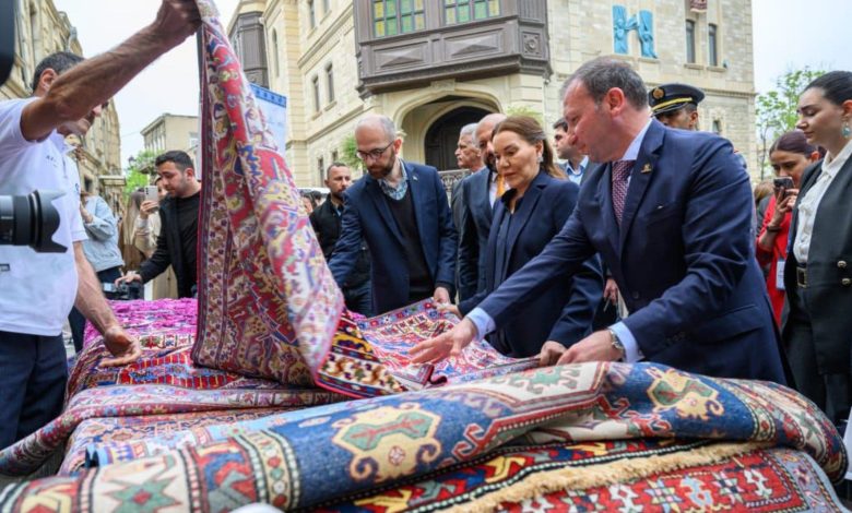 La princesse Lalla Hasna visite le Festival des tapis en Azerbaïdjan 1 La princesse Lalla Hasna visite le Festival des tapis en Azerbaïdjan