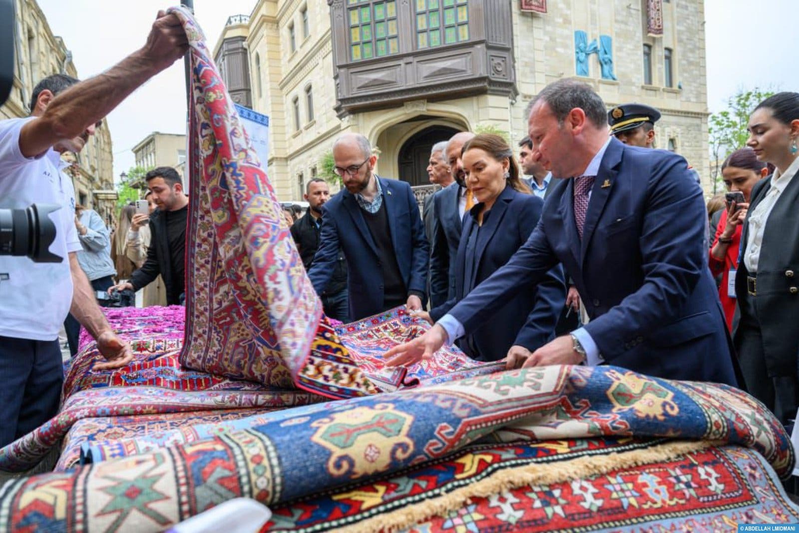 La princesse Lalla Hasna visite le Festival des tapis en Azerbaïdjan