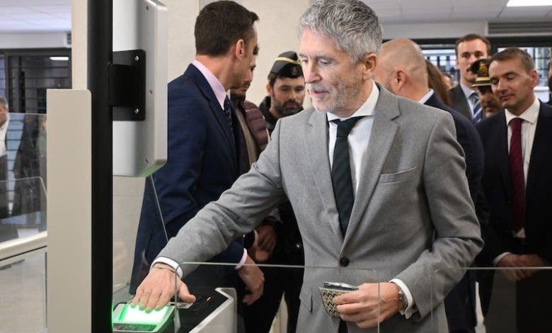 Le ministre espagnol des tempêtes de l'intérieur a occupé Melilla lors d'une visite surprise pour activer la frontière intelligente 1 Le ministre espagnol des tempêtes de l'intérieur a occupé Melilla lors d'une visite surprise pour activer la frontière intelligente
