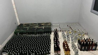 Le raid de nuit a entraîné la saisie d'un entrepôt secret d'alcool dans le Dwarour de Nador