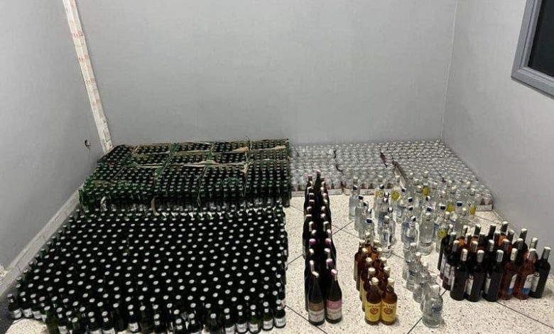 Le raid de nuit a entraîné la saisie d'un entrepôt secret d'alcool dans le Dwarour de Nador 1 Le raid de nuit a entraîné la saisie d'un entrepôt secret d'alcool dans le Dwarour de Nador