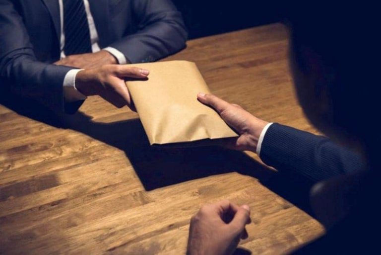 Les répercussions du scandale des "preuves de vente" une semaine après son bombardement de l'opinion publique
