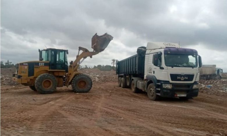 Marrakech .. Les autorités locales suppriment une muette aléatoire le long de la résidence royale 1 Marrakech .. Les autorités locales suppriment une muette aléatoire le long de la résidence royale