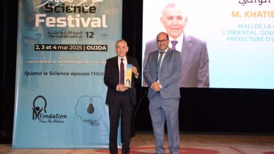 Oujda .. Le festival des sciences célèbre les diplômés du lycée Umar bin Abdul Aziz et honore les talents de l'intelligence artificielle
