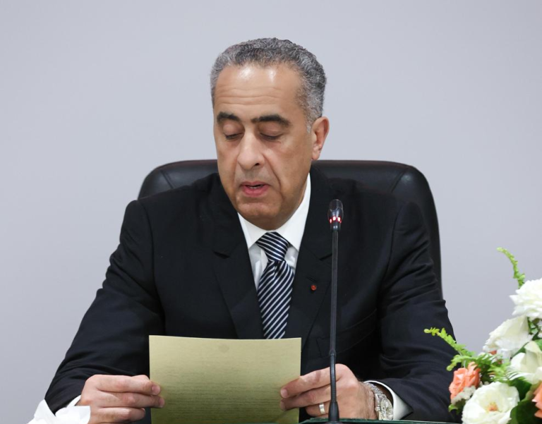 Quneitra .. Al -Hamoushi supervise la livraison de décorations royales pour 353 policiers et policiers