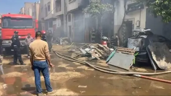 Un énorme feu qui secoue la région de Laviray à Fès et une grande alerte aux autorités 1 حريق ضخم يهز منطقة لافيراي بفاس واستنفار كبير للسلطات