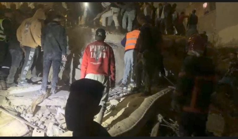Une tragédie de l'effondrement d'un bâtiment Fez qui ramène au premier plan du danger de chuter les bâtiments