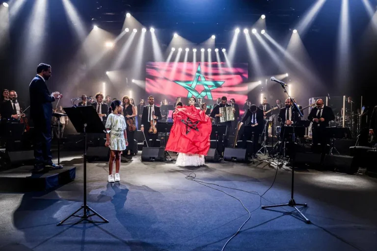Magda Al -Roumi éblouit le public de Mawazine et se plier du respect du drapeau marocain (vidéo)