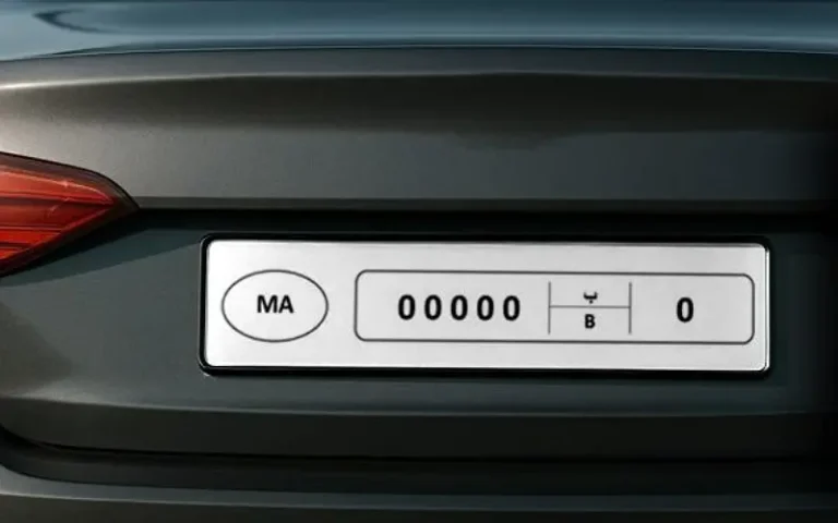 "Nara" montre des raisons obligatoires de modification des panneaux de numérotation des véhicules à l'étranger