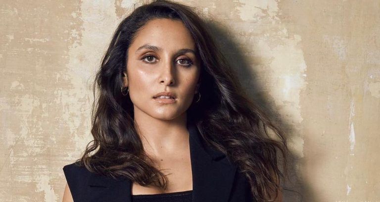 Sarah Perlis révèle sa souffrance d'intoxication alimentaire et rassure ses fans