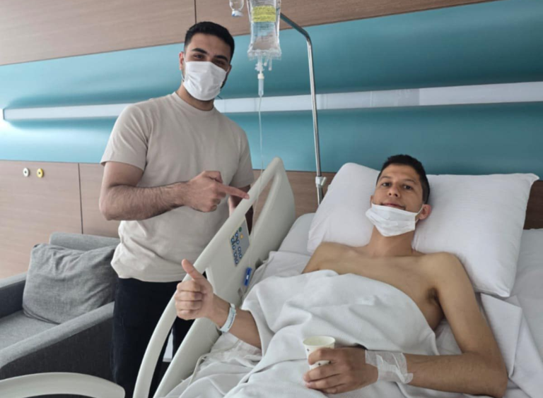 Un jeune homme de Sidi Allal Al -Bahrawi fait don d'une partie de son foie pour sauver la vie de sa mère (photos)