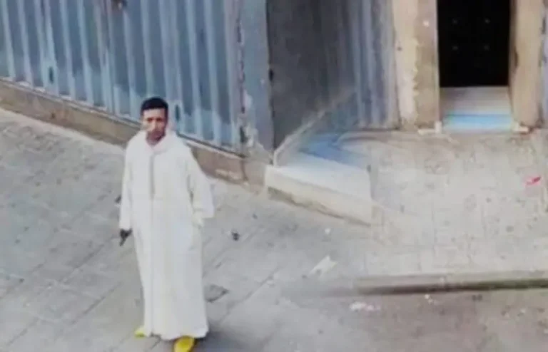 Un jeune homme marocain qui a essayé de rire d'un clip satirique, alors il a transformé un canal algérien vers un laboratoire sur l'Aid Al -adha