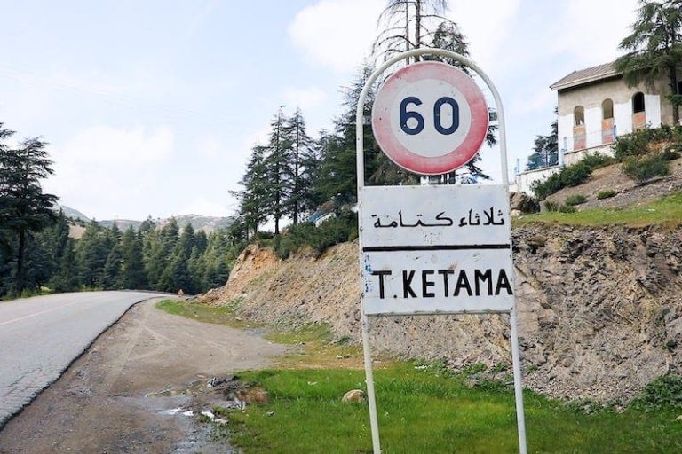 Un paradoxe au pays de Kutama .. un touriste qui déchire son corps et un autre dont le cœur est nettoyé