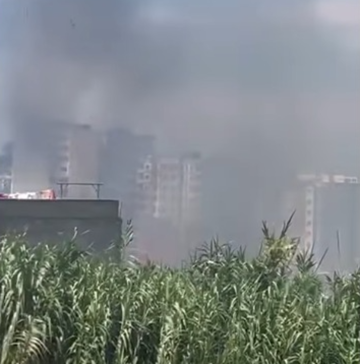 Un incendie terrible qui provoque la panique en larache et en protection civile interfère rapidement
