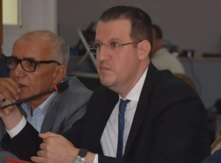 Un projet universitaire cassé à Rashid. Le conseil précédent a acquis le terrain et le conseil actuel le regarde