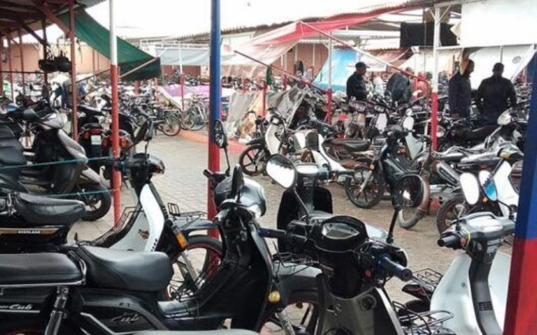 Un raid précis à Nador révèle un atelier secret pour falsifier les chiffres des structures et des motos