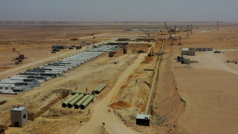 Usine de dessalement de l'eau de mer à Dakhla .. un projet stratégique qui améliore la sécurité de l'eau et le développement agricole durable