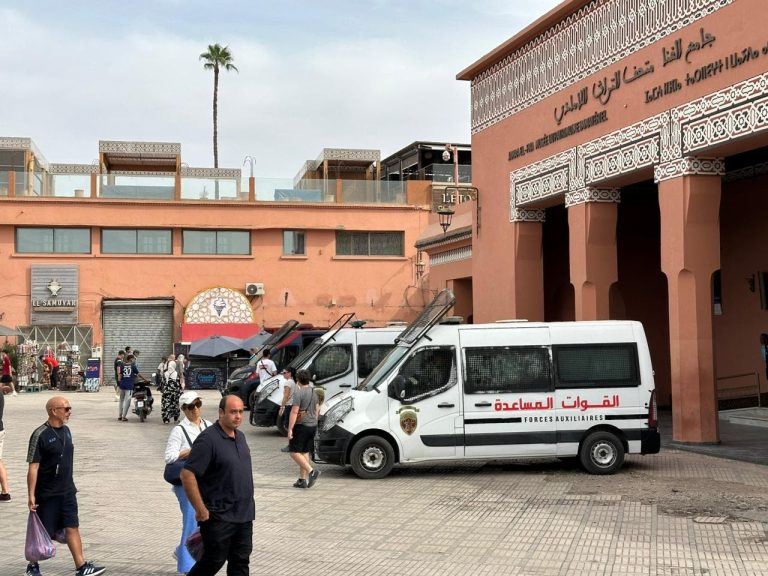 Marrakech.. Dispositif de sécurité à la place Jemaa el-Fna pour empêcher tout rassemblement de protestation (photos)