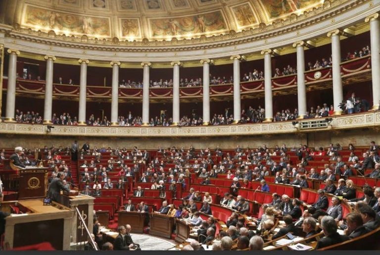 Sur l'initiative du Rassemblement National français, une proposition de loi parlementaire pour annuler les privilèges de l'immigration algérienne