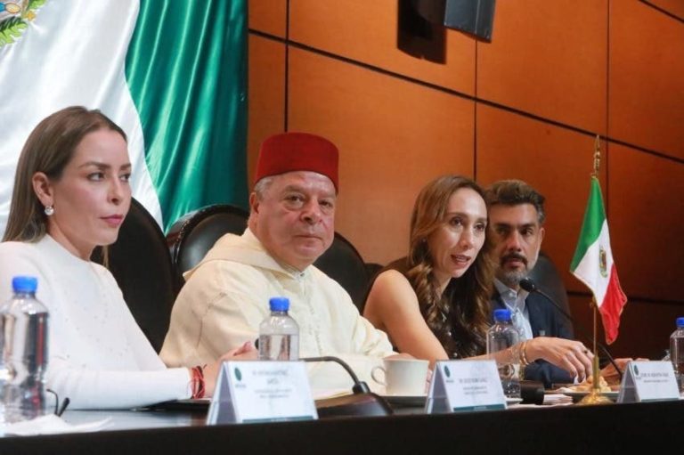 Le Parlement mexicain accueille la cérémonie d'investiture du groupe d'amitié maroco-mexicain