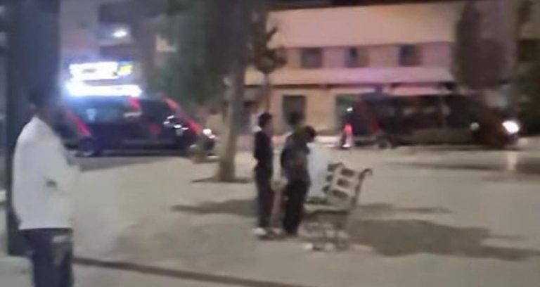 Jet de pierres sur les véhicules des forces de l'ordre par des vandales au quartier Sidi Youssef à Marrakech