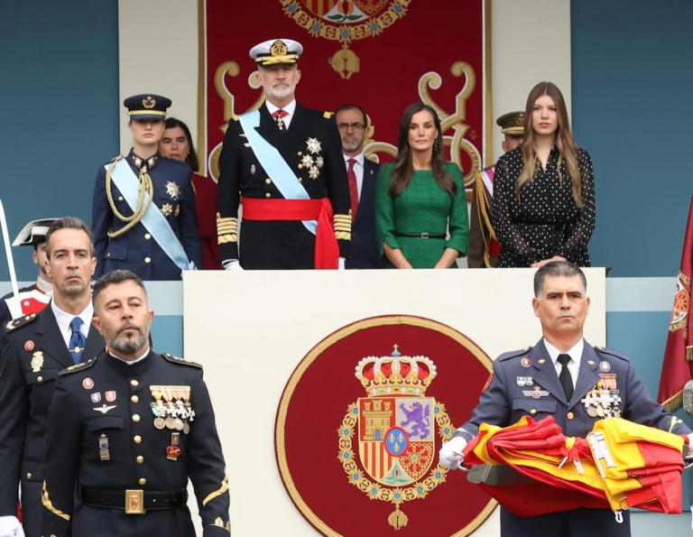 L'Espagne célèbre sa fête nationale avec un défilé militaire solennel