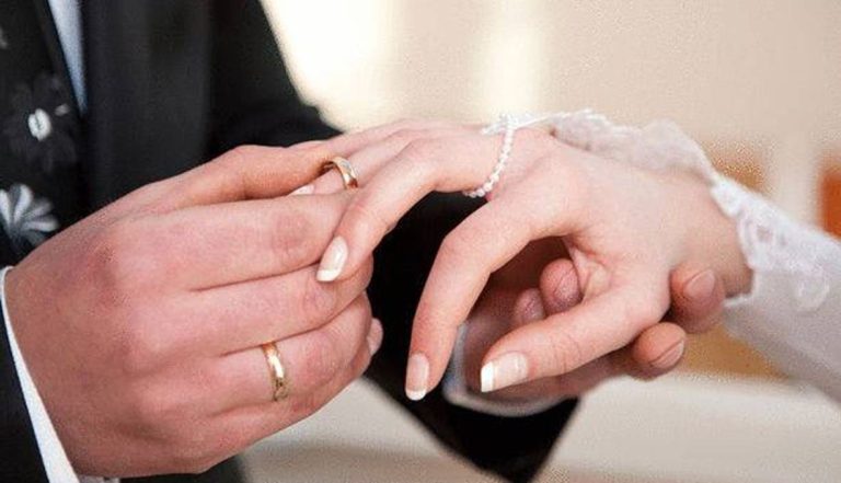 Au milieu de l'inaction des autorités... Des femmes algériennes tombent dans le piège des réseaux d'escroquerie au nom du mariage avec des étrangers