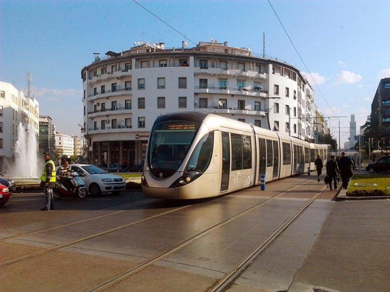 Décès d'une nourrisson dans le tramway à Rabat : le ministère de la Santé ouvre une enquête urgente