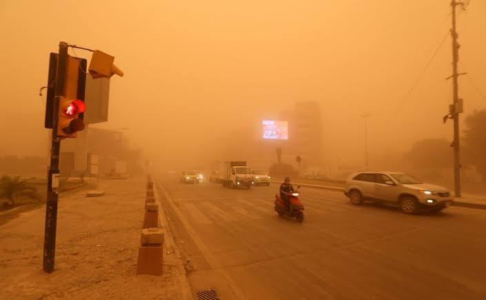 Tempête de sable perturbe la circulation à Nador et provoque des blessés dans un grave accident de la route